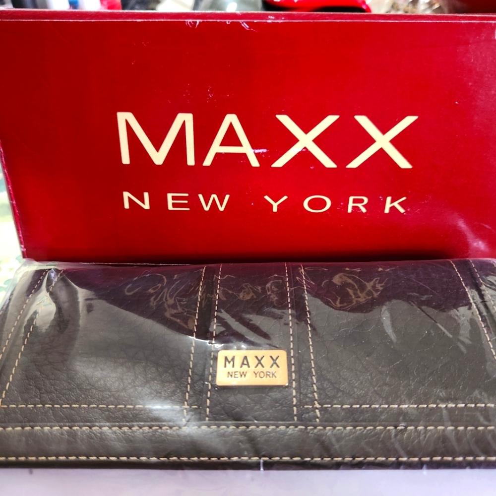 Maxx New York leather wallet